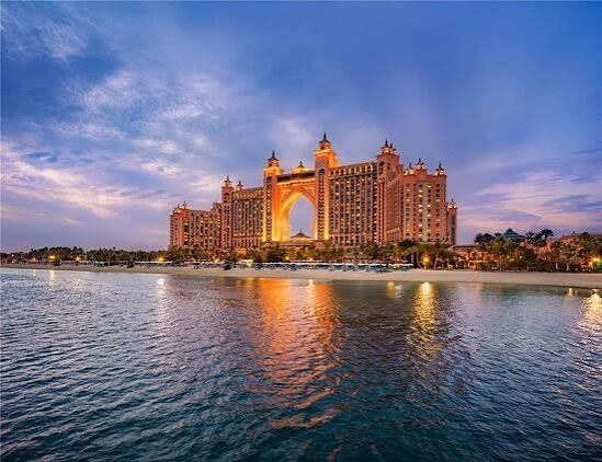 Luxury Dubai Resorts: An Overview of Elegant Stays and Modern Amenities
